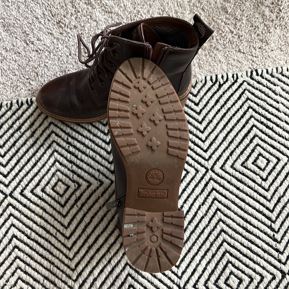 Women’s size 7.5 Timberland waterproof lace up boots - Picture 3 of 6